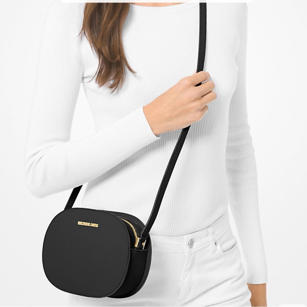MICHAEL KORS Jet Set Travel Medium Saffiano Leather
Crossbody Bag, New
